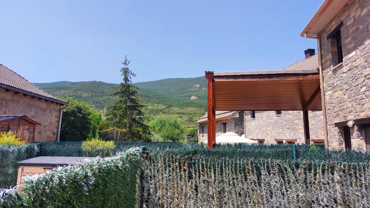 Apartamentos Castiello De Jaca 3000 エクステリア 写真