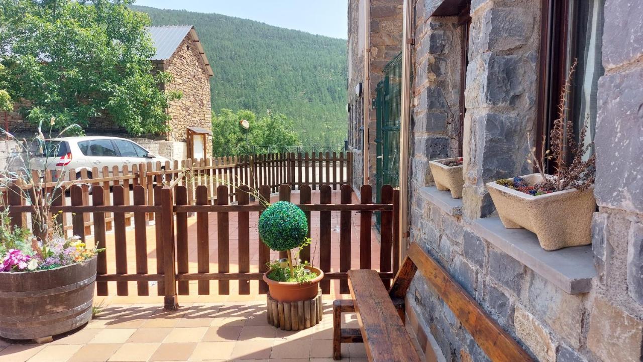 Apartamentos Castiello De Jaca 3000 エクステリア 写真